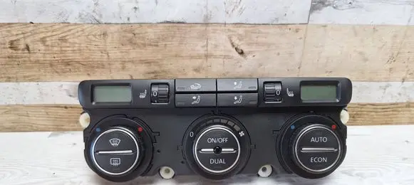 Volkswagen Jetta V Climate control unit 74641471 07070651