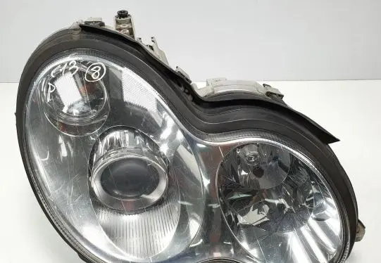 Mercedes-Benz C W203 Headlight/headlamp A2038203659