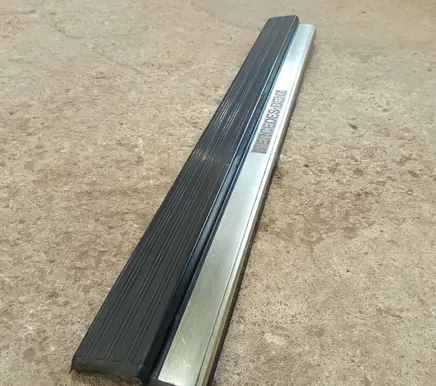 Front sill trim cover