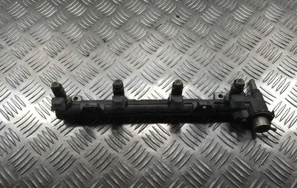 Volkswagen Golf IV Fuel injector 036133319
