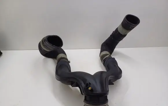 Maserati Levante Intercooler hose/pipe 670039138