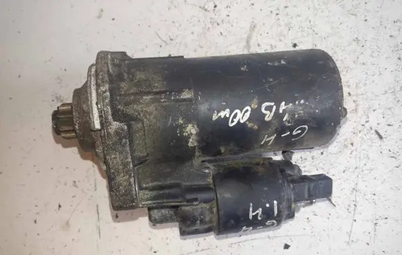 Volkswagen Golf IV Starter motor 001121006