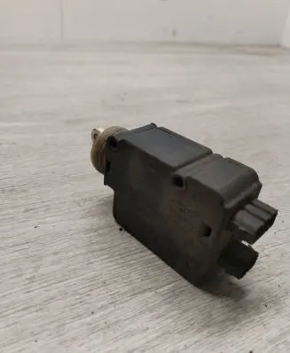BMW 5 E34 Central locking motor 8353014 40620531