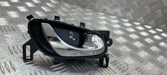 Nissan Qashqai Front door interior handle