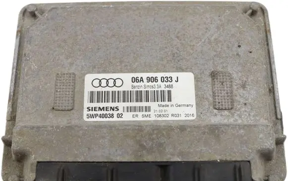 Audi A3 S3 8L Engine control unit/module 06A906033J 5WP4003802