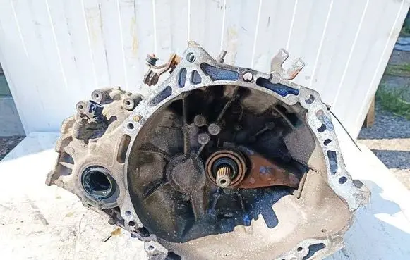 Toyota Yaris Manual 5 speed gearbox
