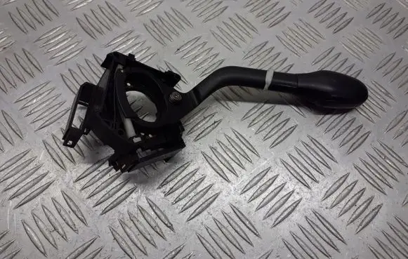 Volkswagen PASSAT B4 Wiper switch 