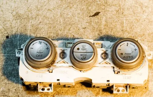 Mazda 6 Climate control unit E0002C