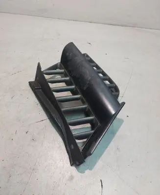 Mitsubishi Outlander Front bumper upper radiator grill MN175978