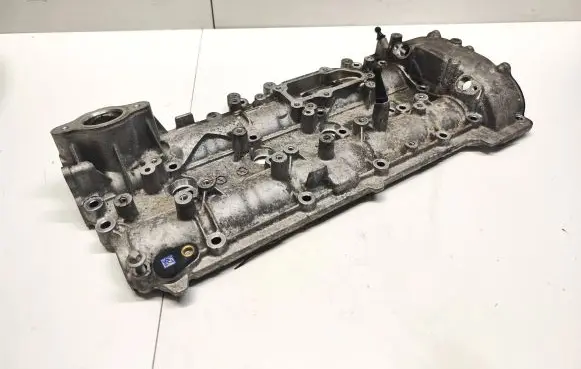 Mercedes-Benz C AMG W205 Rocker cam cover a1770107700 a1770160600