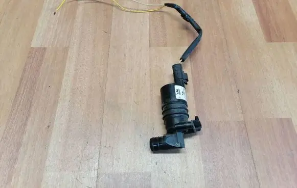Peugeot 407 Windscreen/windshield washer pump 9643447780 643497