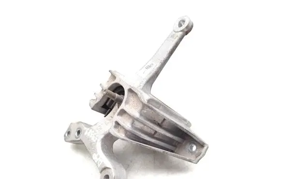 Engine mount bracket