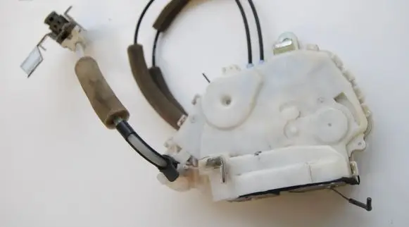 BMW 6 F12 F13 Coupe door lock (next to the handle) 