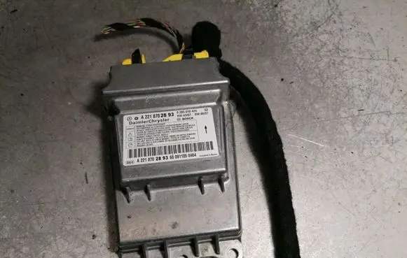 Mercedes-Benz S W221 Airbag control unit/module A2218702893
