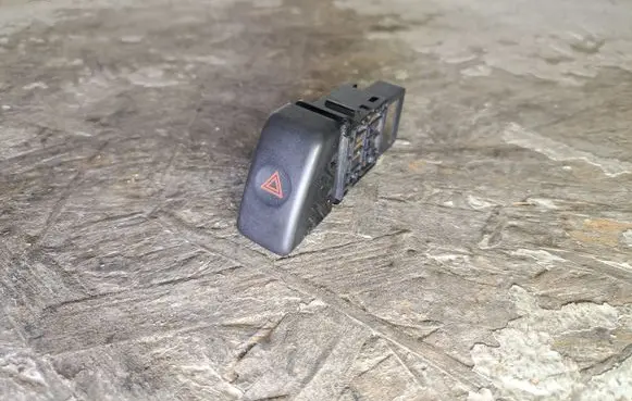 Subaru Impreza II Hazard light switch 06016
