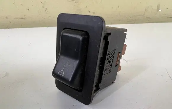 Mitsubishi Pajero Other switches/knobs/shifts 71310