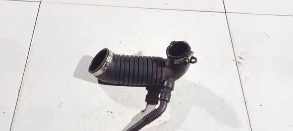 Audi A4 S4 B5 8D Air intake hose/pipe