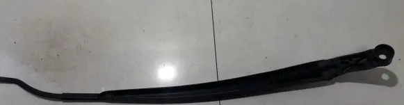 Toyota RAV 4 (XA30) Front wiper blade arm