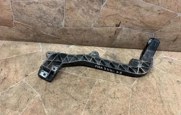 Mercedes-Benz GL X166 Front bumper mounting bracket A1666263631
