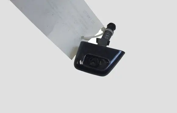 Nissan X-Trail T31 Windshield washer spray nozzle