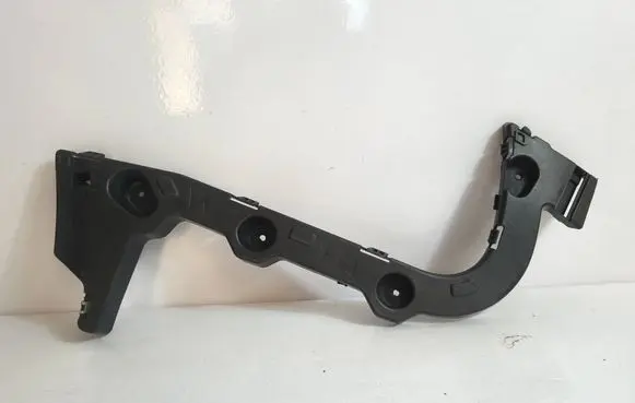 Front bumper mounting bracket