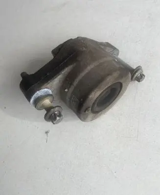 Maserati Ghibli Engine mount bracket 06700048700