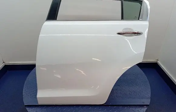 KIA Sportage Rear door 