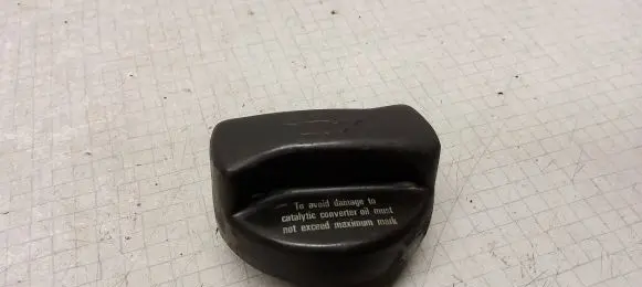 Volkswagen Golf III Oil filler cap 026103485