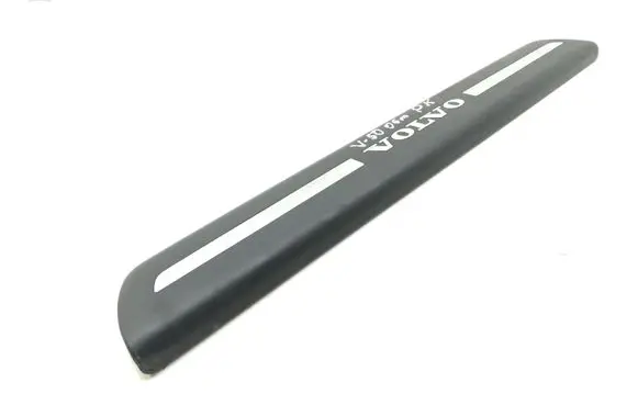 Front sill trim cover