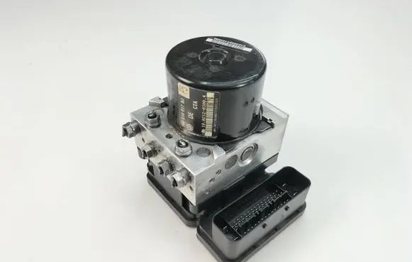 Volkswagen Golf VI ABS Pump 1K0907379AN 1K0614517BJ