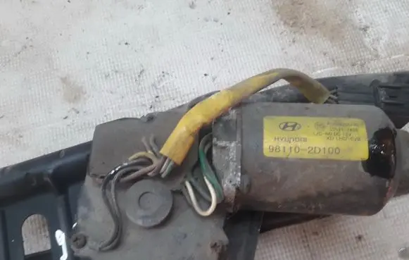 Hyundai Elantra Wiper motor 981102D100 98110-2D100