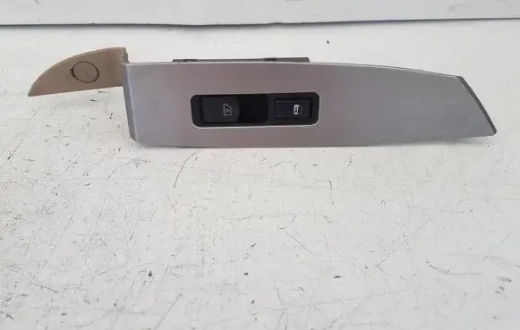 Nissan Murano Z50 Quarter vent window switch 