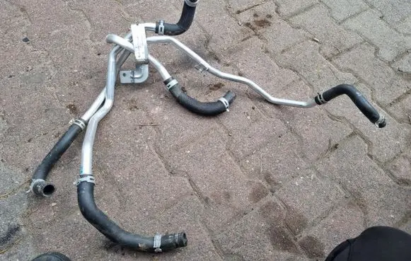 Nissan Qashqai J12 Engine coolant pipe/hose 215116UM0A ITA