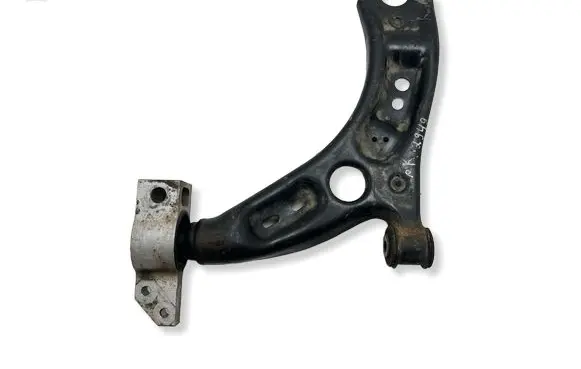 Volkswagen PASSAT B7 Front lower control arm/wishbone 