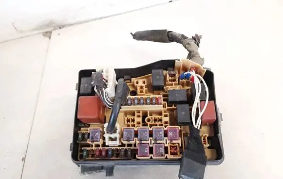 Toyota Avensis Verso Fuse box set