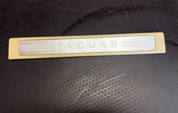Jaguar XF X250 Front sill trim cover 8X2313201AF