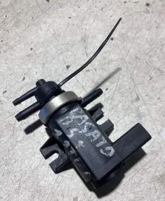 Volkswagen PASSAT B5.5 Turbo solenoid valve 1J0906627322