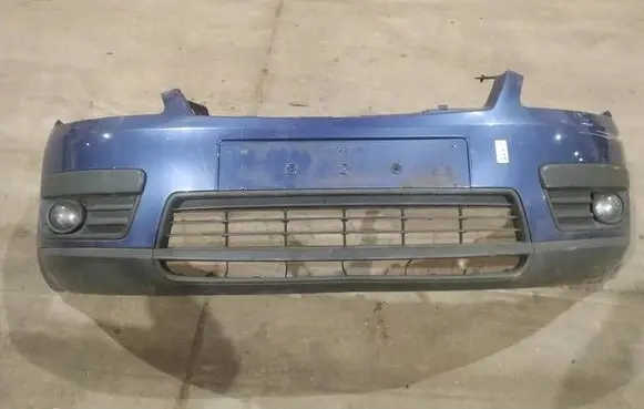 Ford Focus C-MAX Front bumper melynas