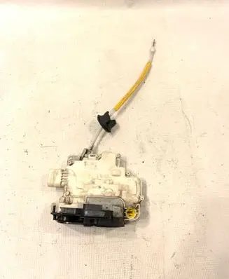 Audi A3 S3 8P Front door lock