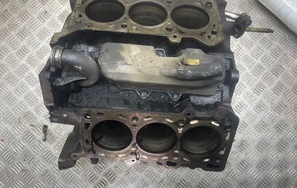 Infiniti FX Engine block 8200897722
