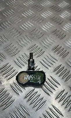 Nissan Juke I F15 Oil pressure sensor 10R036201 14A061394