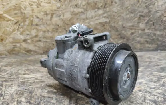 Mercedes-Benz C W203 Air conditioning compressor pulley A0012305511