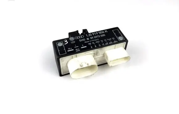 Coolant fan relay