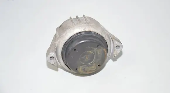 Engine mount bracket
