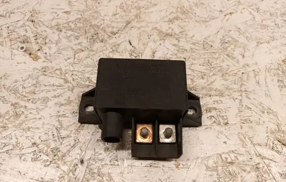 Mercedes-Benz E W211 Charging relay A0025426419