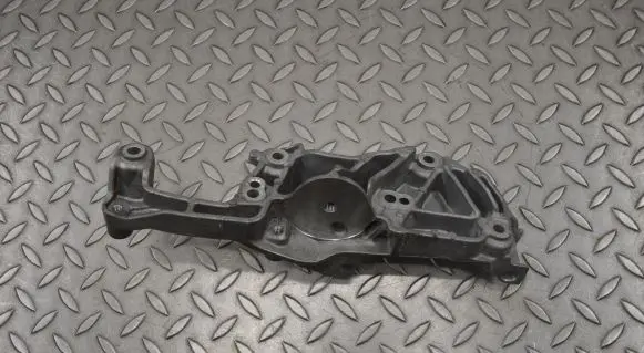 Peugeot 208 Engine mounting bracket 9809714680