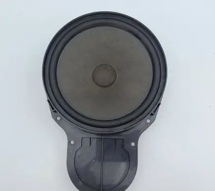 Volkswagen PASSAT CC Front door speaker