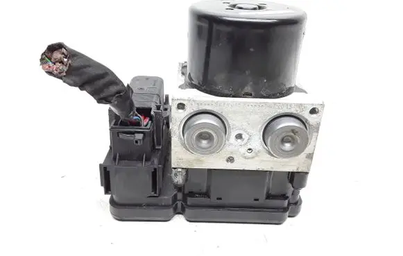 Volvo V70 ABS Pump 30681619 P30681619 8G9N2C405AC