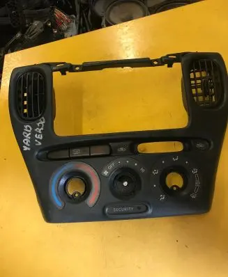 Toyota Yaris Verso Climate control/heater control trim 