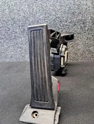Hyundai i40 Accelerator throttle pedal 327263Z900